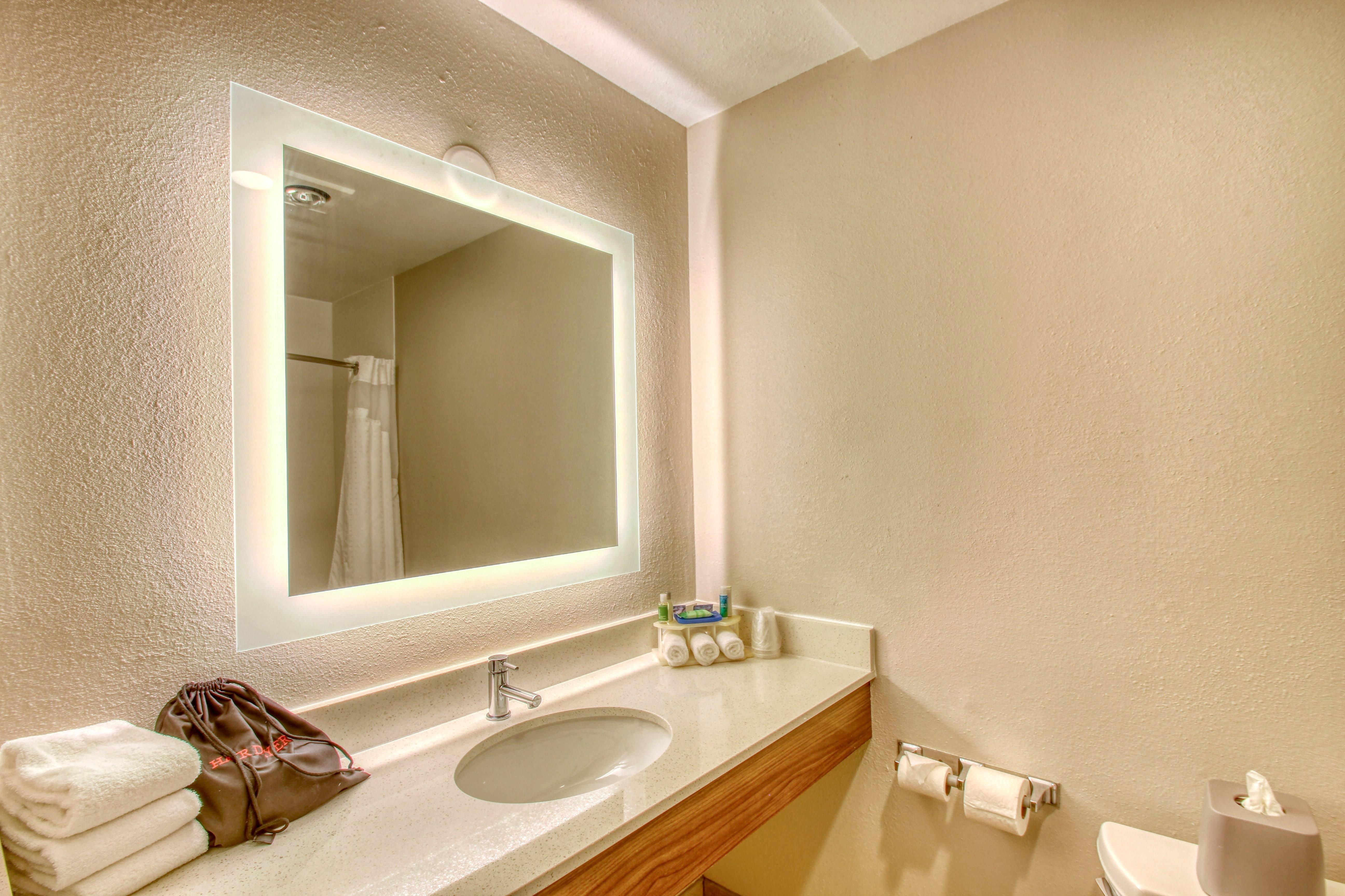 Holiday Inn Express Hotel & Suites Oshkosh - State Route 41 By Ihg Exterior foto